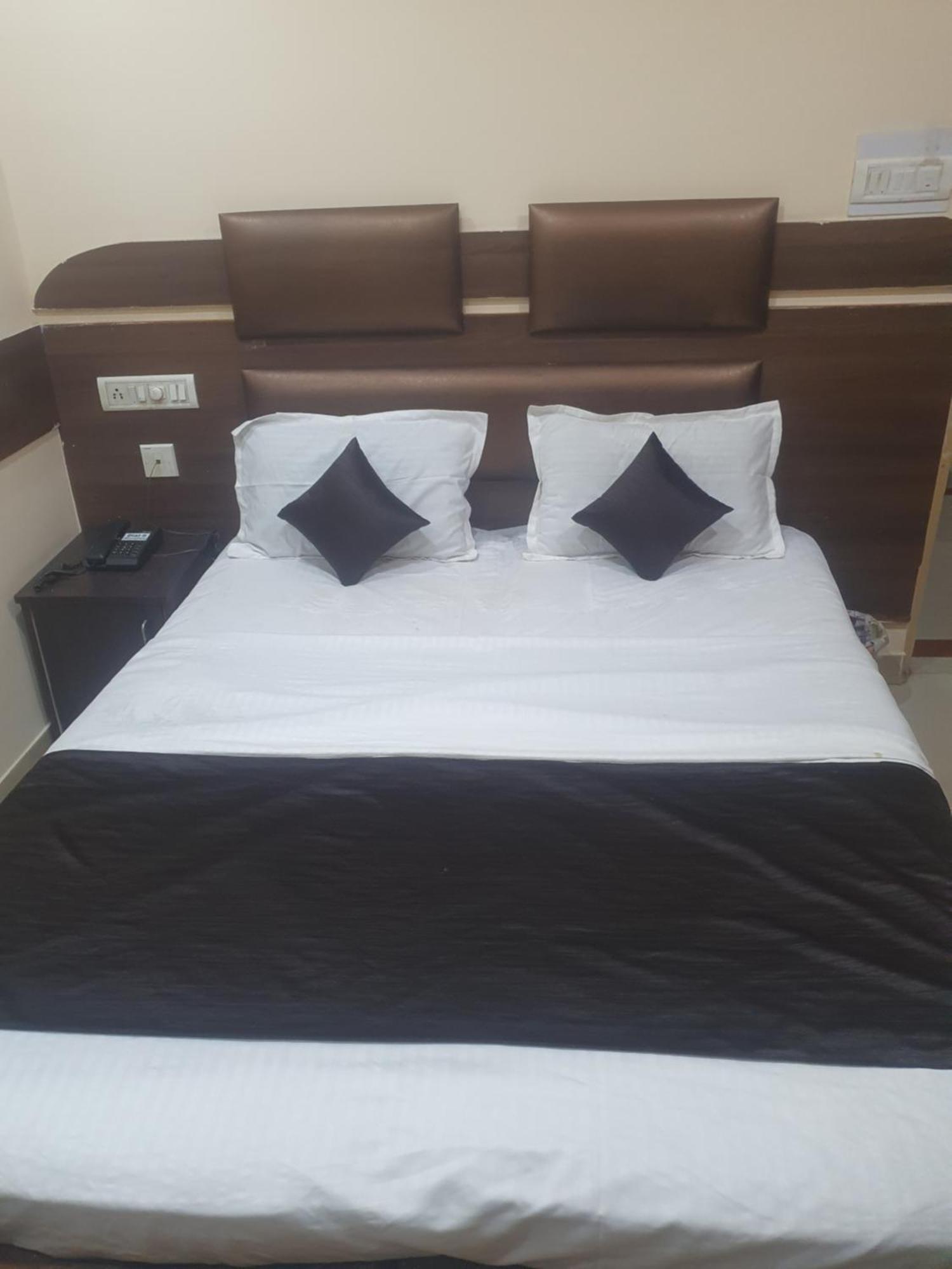 Hotel Anmol Ambikapur Zimmer foto